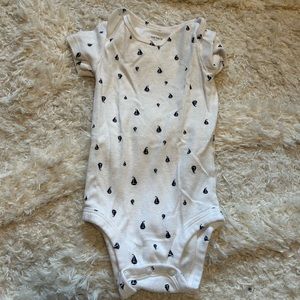 Sailboat emblem baby onesie - 6 months
